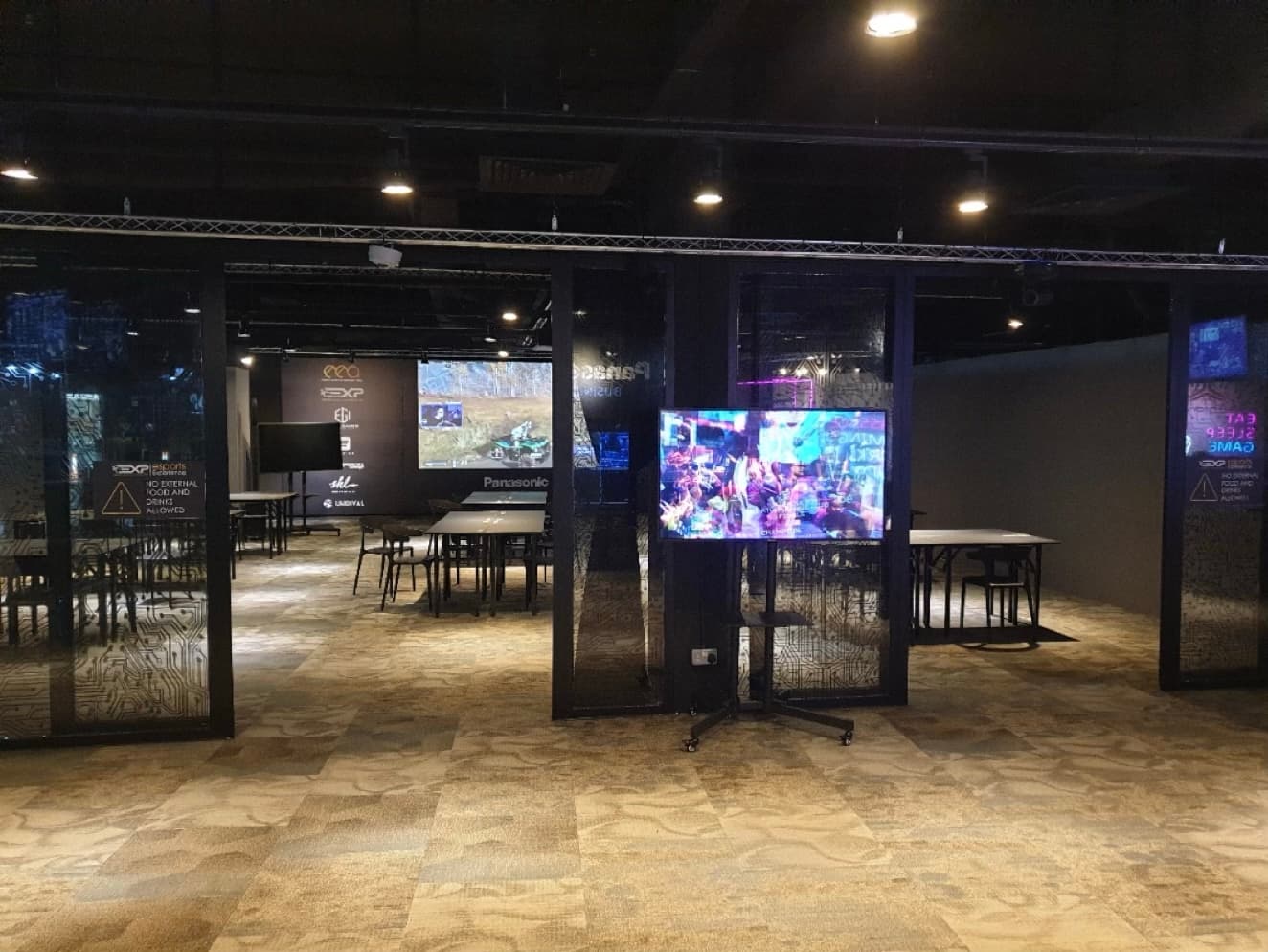 Streaming-Ready Event & Chroma Studio Space